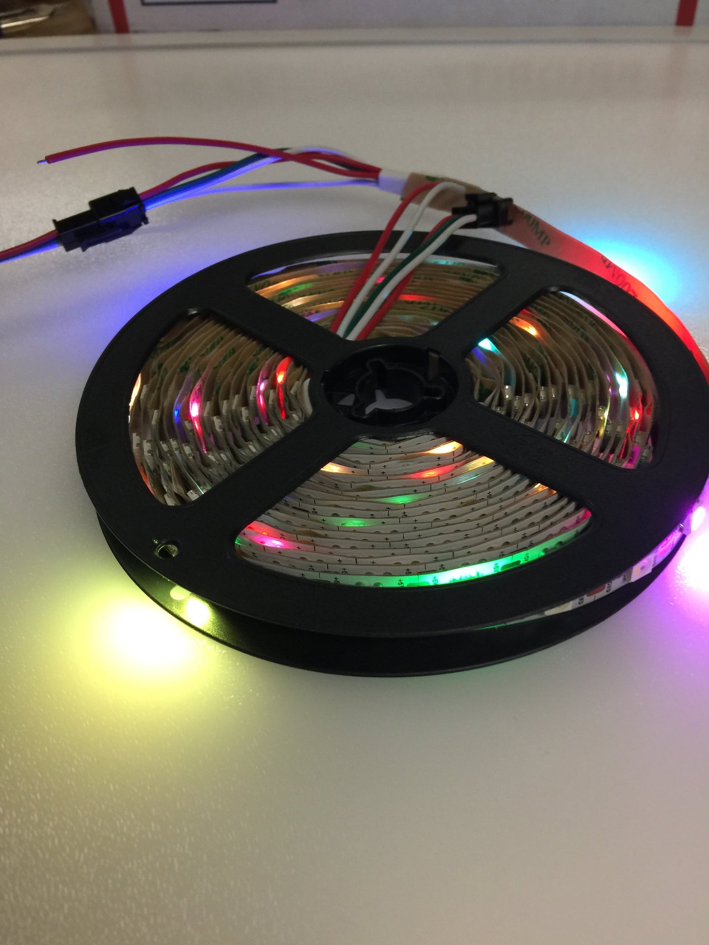 RGBW Pixel LED Strip Light 5V 60 LEDS/M Magic Color UL SK6812 IP20 Non Waterproof Kit - HOLLYWOOD LEDS