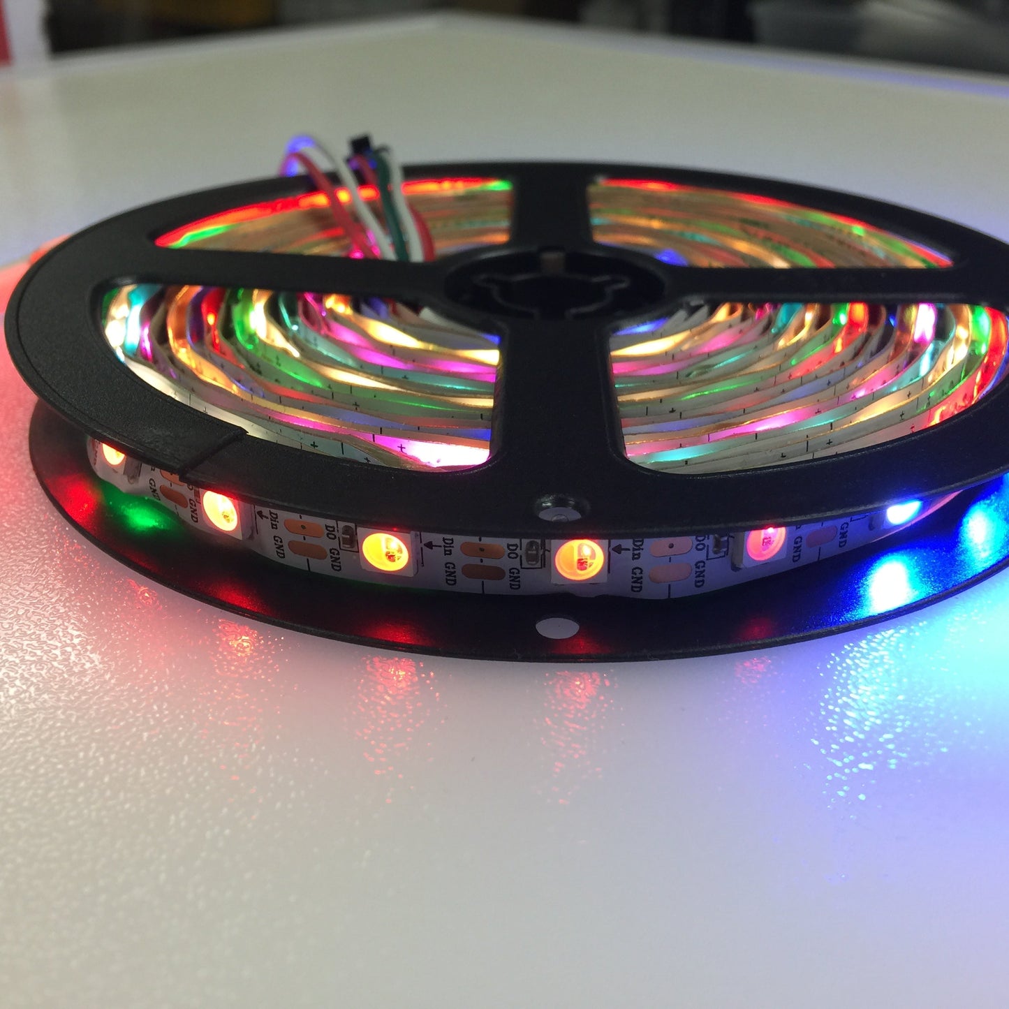 RGBW Pixel LED Strip Light 5V 60 LEDS/M Magic Color UL SK6812 IP20 Non Waterproof Kit - HOLLYWOOD LEDS